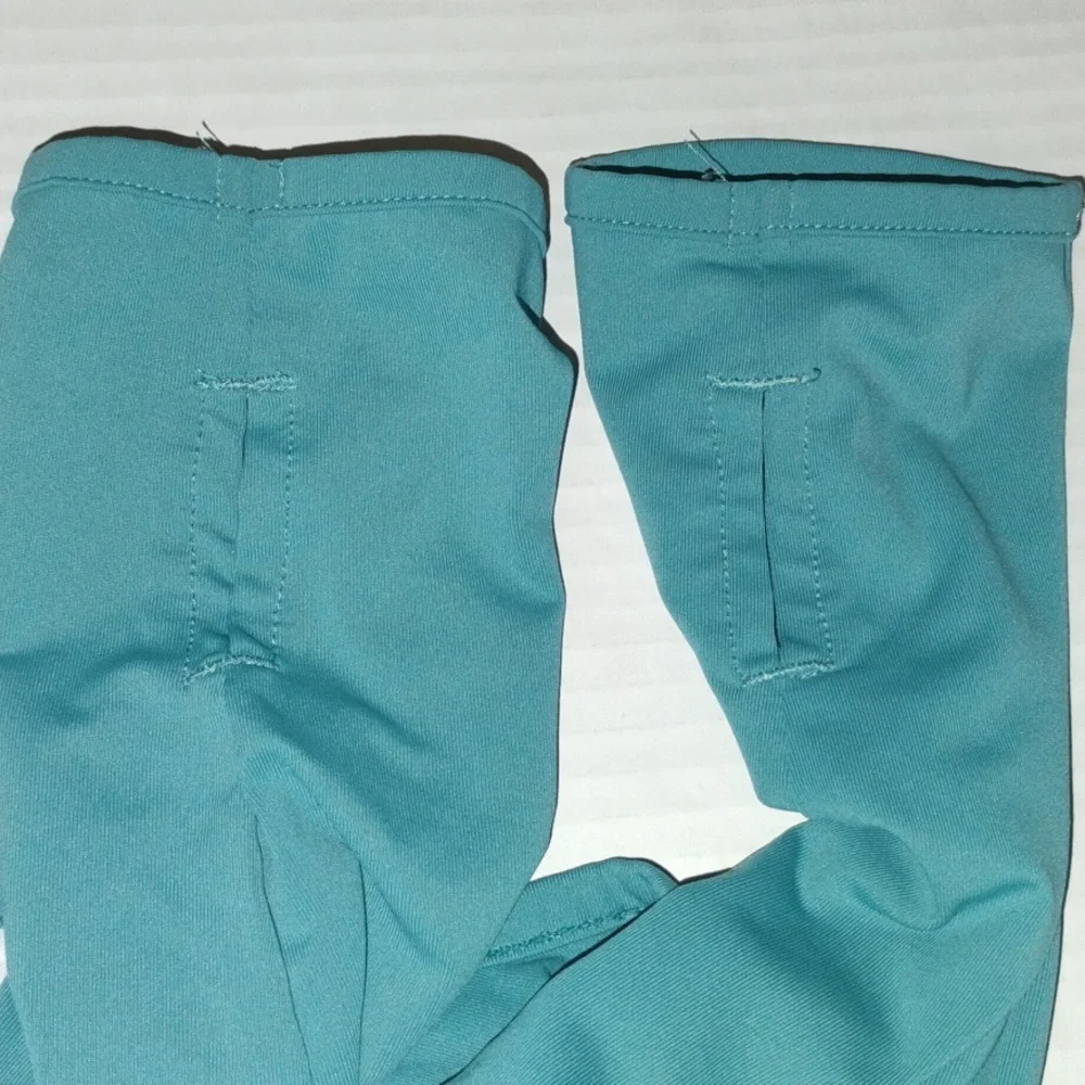 Gymshark Long Sleeve Crop Top. Teal in color. Women's size Small. - Picture 8 of 10